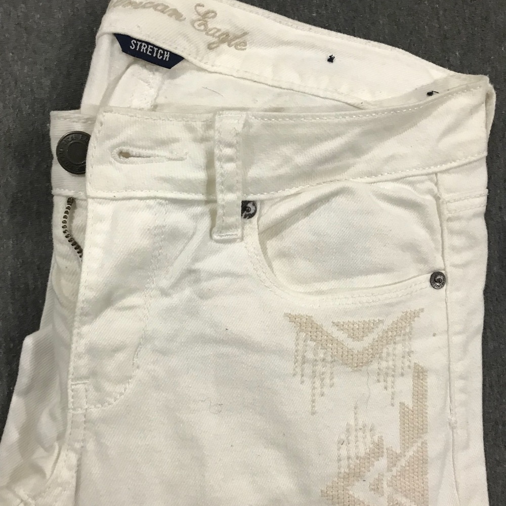 White American Eagle Skinny Jeans